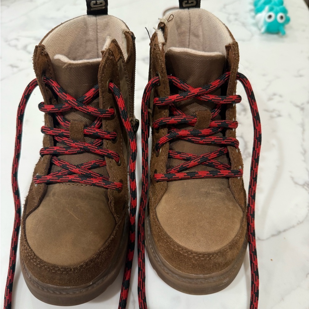 Boys/toddler size 10 Ugg boots